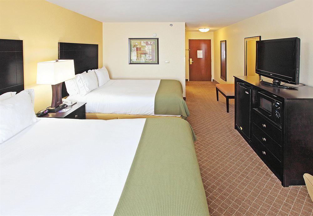 Comfort Inn & Suites Pine Bluff Room photo