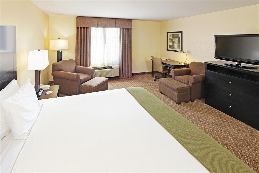 Comfort Inn & Suites Pine Bluff Room photo