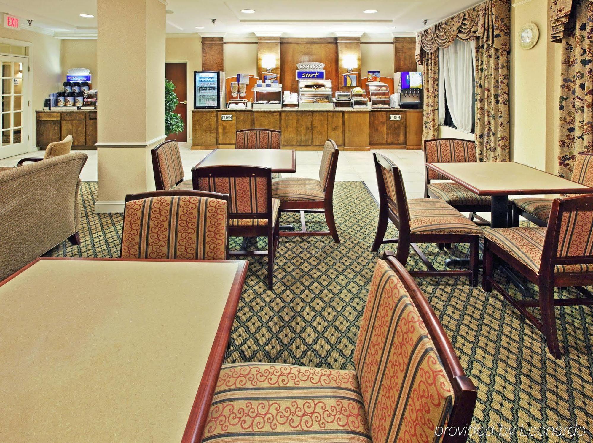 Comfort Inn & Suites Pine Bluff Restaurant photo